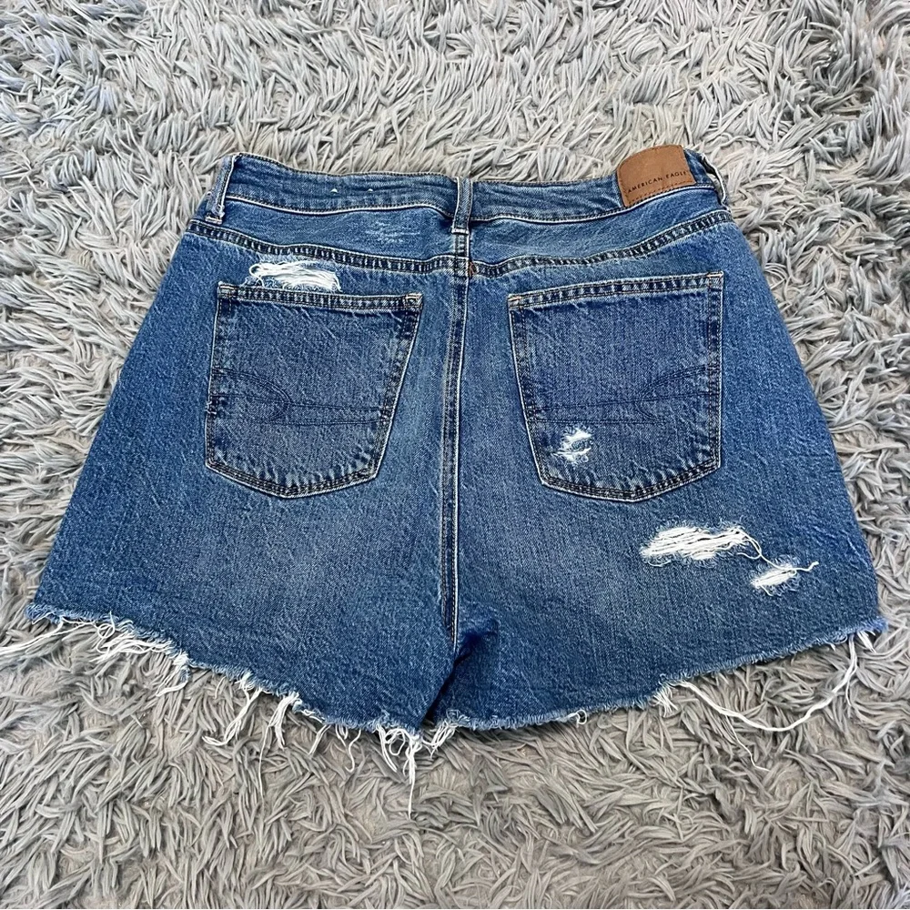 AE HIGHEST RISE MOM SHORTS - Picture 2 of 4